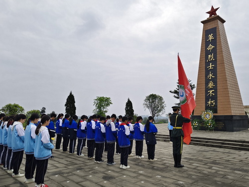 1778152281290462.jpg 3学生代表宣誓 (2).jpg